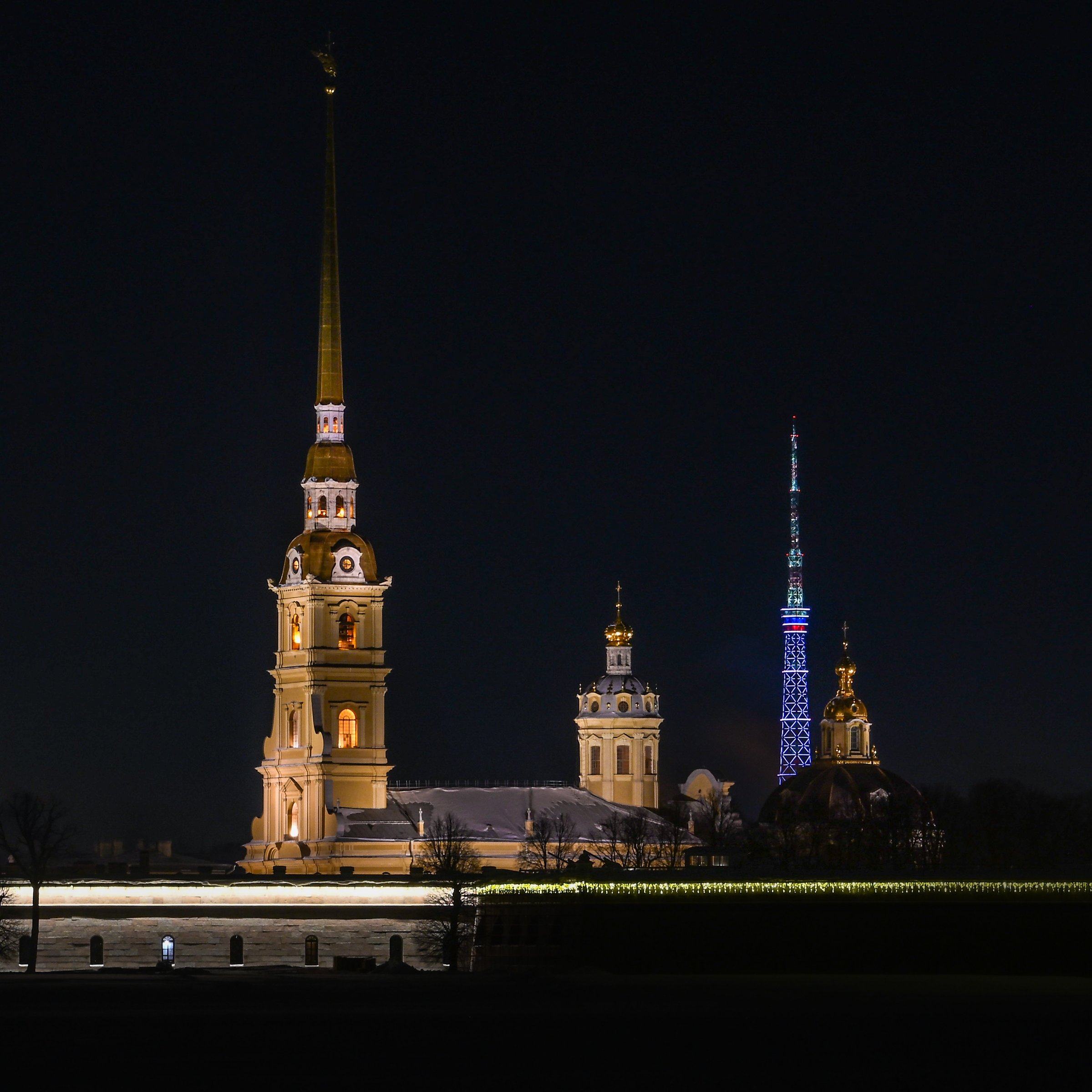 Petropavlovsk cathedral complex at night
